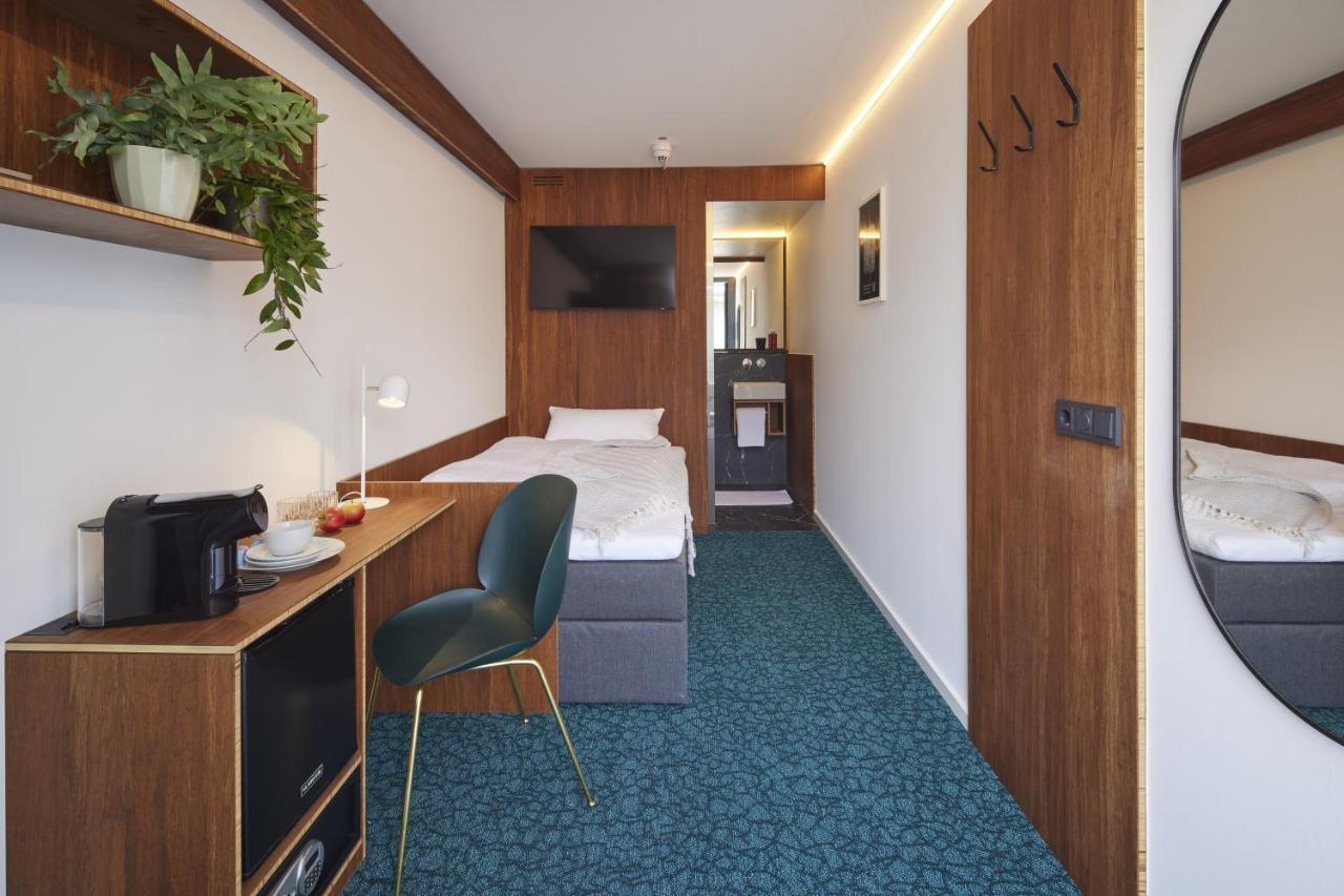Tin Inn Montabaur L Einfach Gut - Das Hotel Aus Hochwertig Ausgebauten Ueberseecontainern Eksteriør billede
